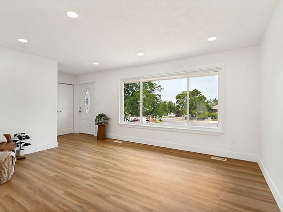 2nd image of 62 S Clark Ln