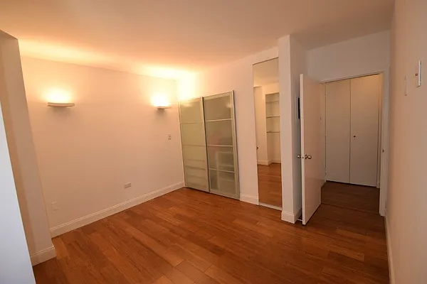 Rented by Global Realty Opportunities | media 28