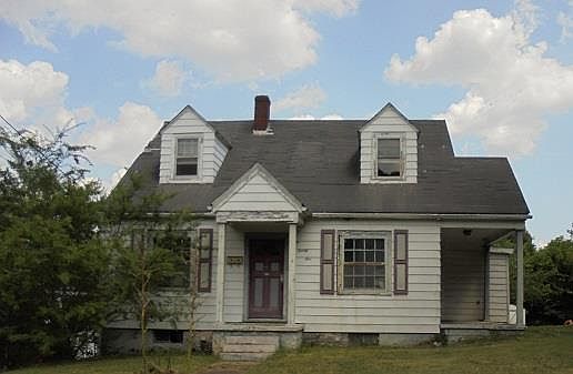 1st image of 825 Keel St