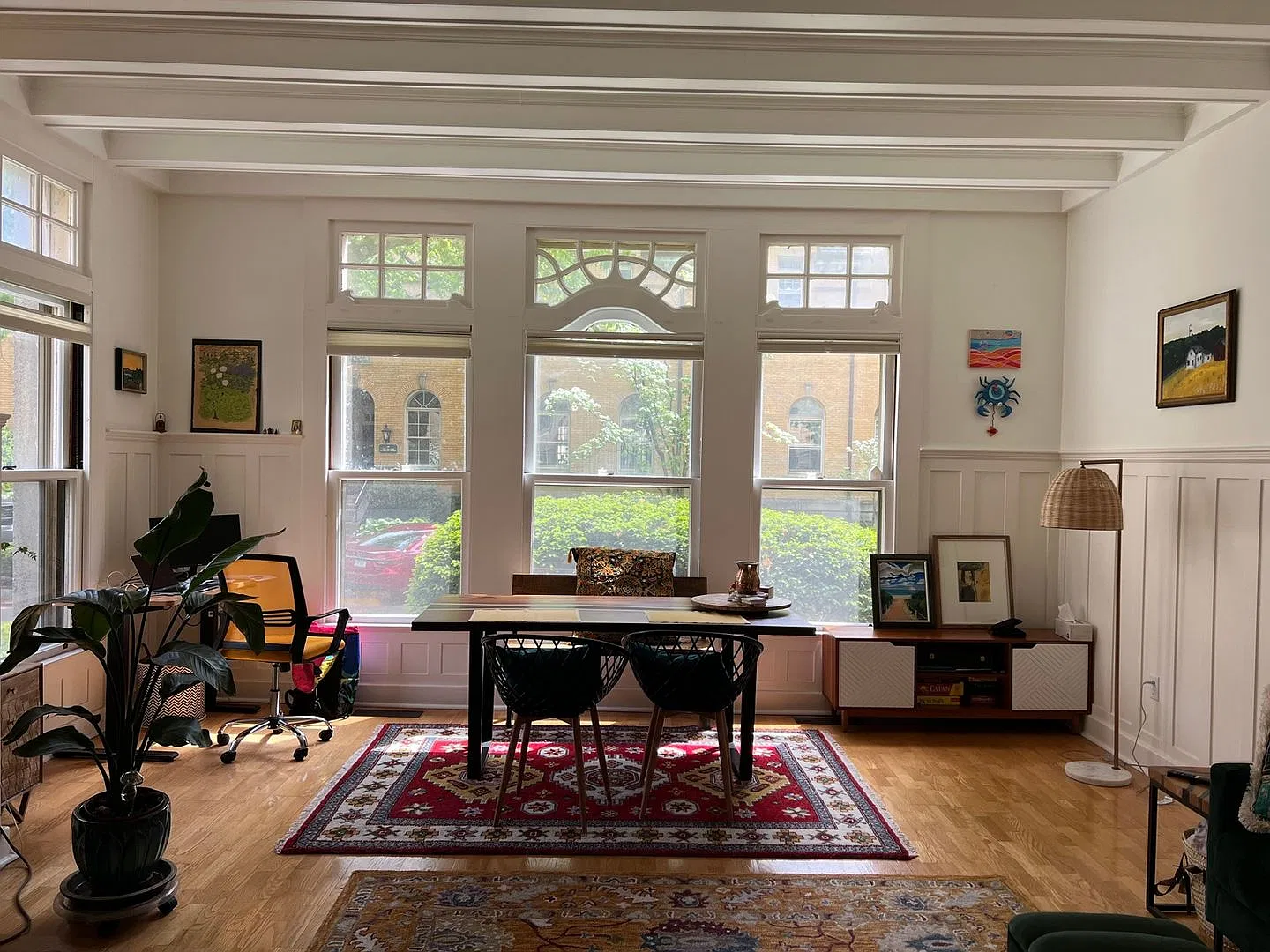 Spacious 2BR Condo in Brookline — Photo 3