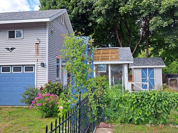 5th image of 66 Oak St