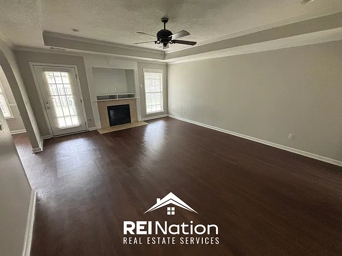 3 bed, 2.0 bath, 1542 sqft, $1,945 — Photo 2