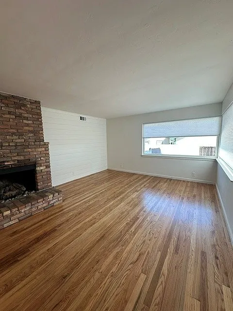 3 bed, 1208 sqft, $5,700 — Photo 3