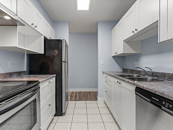 4th image of 45222 Watson Rd #210