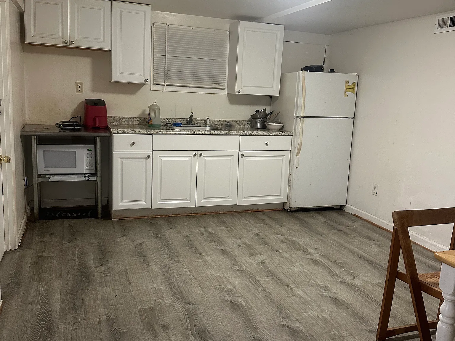 3 bed, 980 sqft, $650 — Photo 4