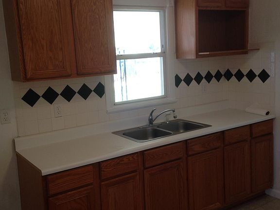 2nd image of 2025 Andover Ct