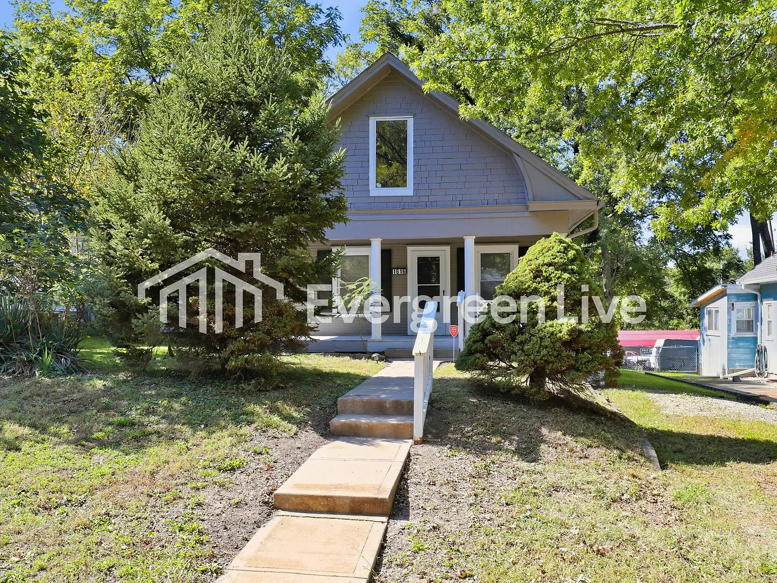 3 bed, 1.0 bath, 1200 sqft, $1,195 — Photo 2