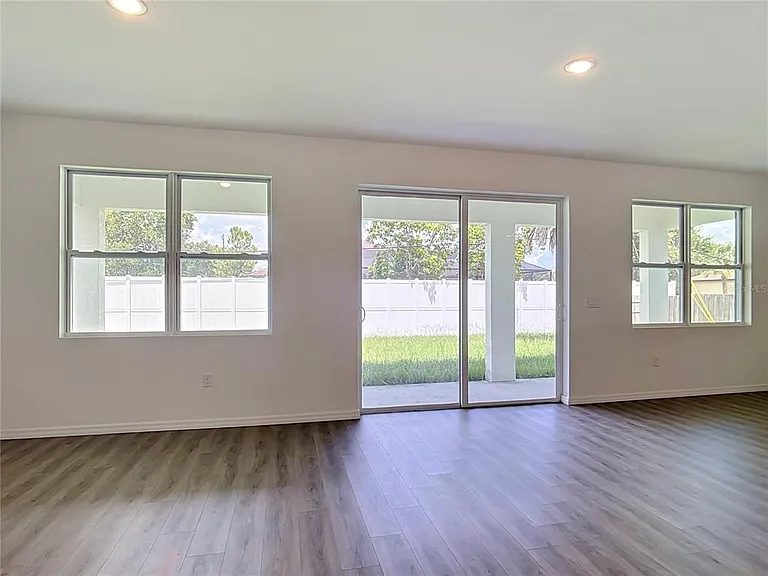 1081 McCrory St — Photo 20