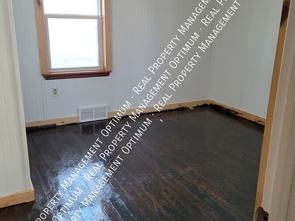 3rd image of 611 Jefferson St Unit 1