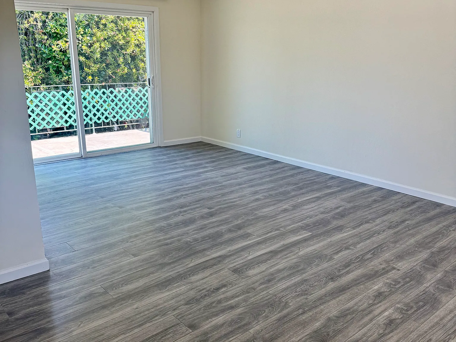 2 bed, 1000 sqft, $3,500 — Photo 2