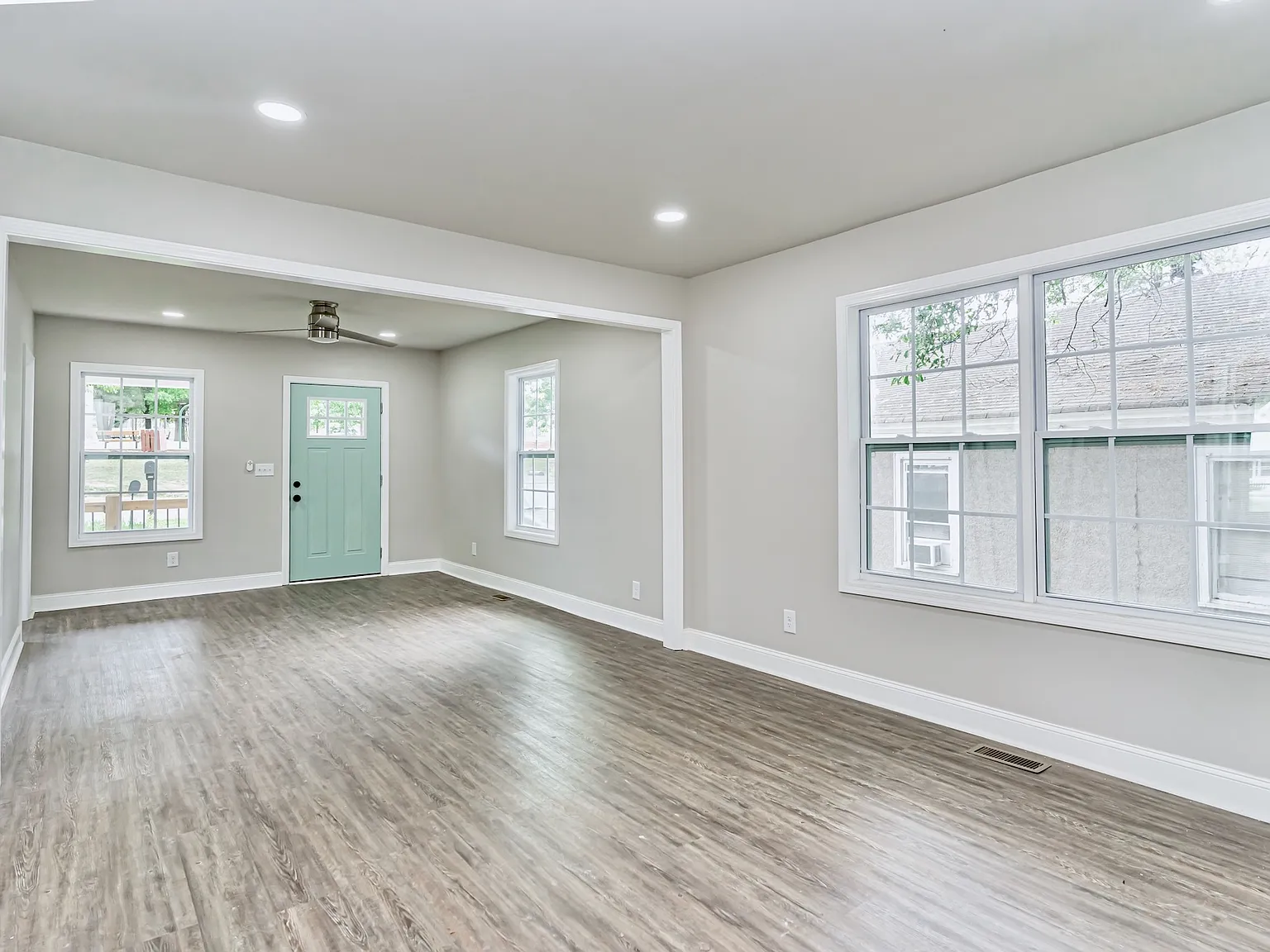 115 Sterling Street *1 - 1 — Photo 3