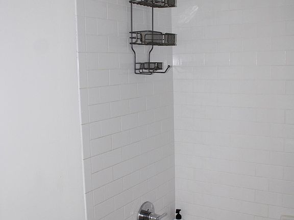 3rd image of 396 Bill Kennedy Way SE