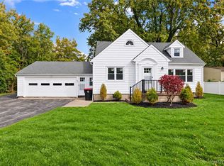 325 Ransom Rd, Lancaster, NY 14086
