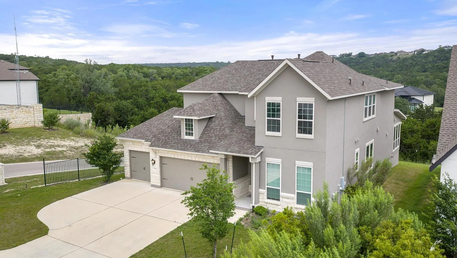 4 bed, 4.5 bath, 3380 sqft, $3,600 — Photo 2