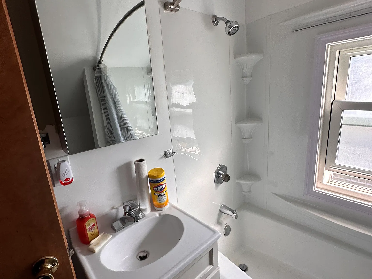 4 bed, 1600 sqft, $2,300 — Photo 4