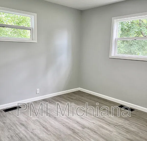 3110 Voll Ln — Photo 13