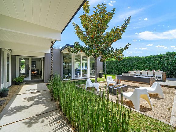 3rd image of 1284 Idylberry Road