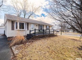 2239 E Linnhill Ln, Washington, IL 61571