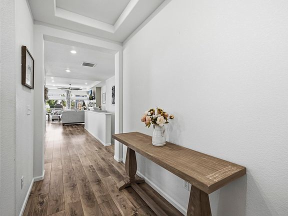 3rd image of 4294 Lacewood Ln