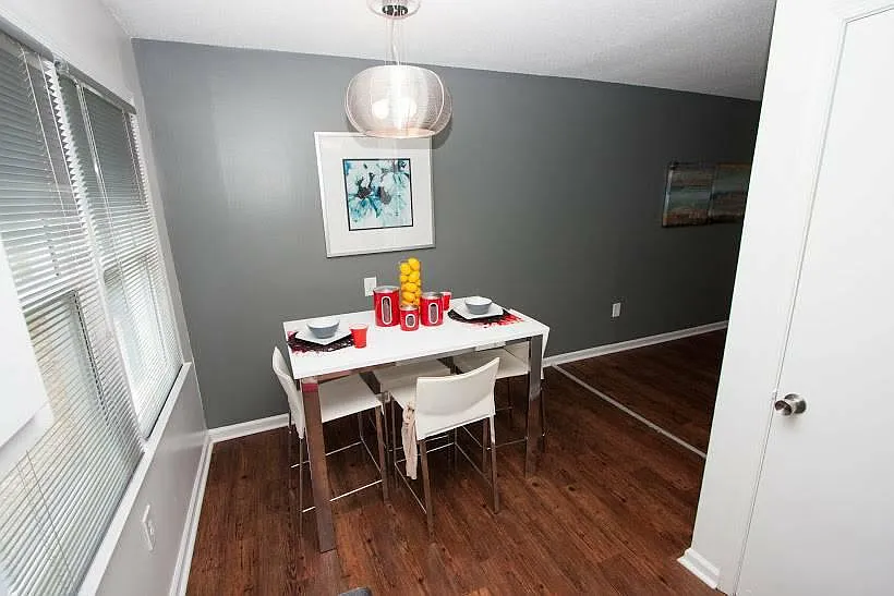 2x1 Dining Room