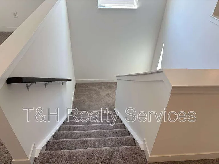 542 Jefferson St — Photo 5