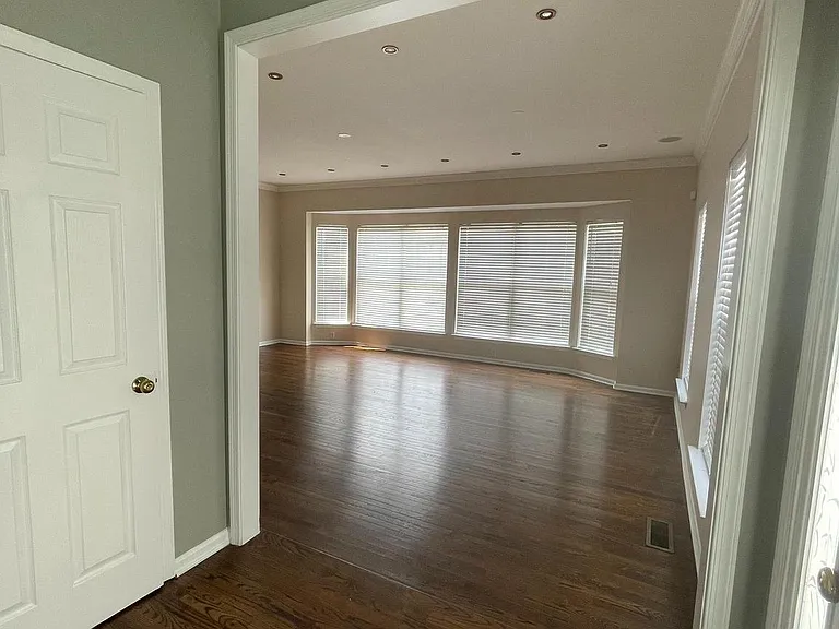 6633 Creek Point Way — Photo 10
