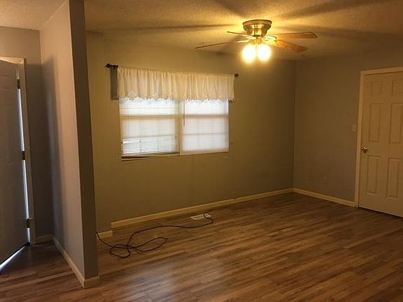 livingroom has large closet
