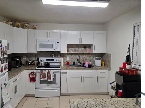 615 W 68th St, Hialeah, FL 33014