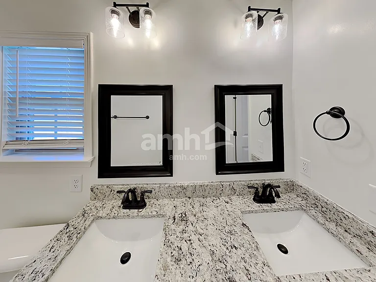 2913 Dusenburg Dr — Photo 12