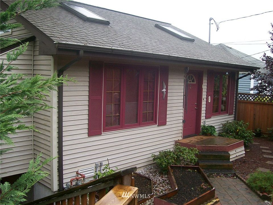 1st image of 808 S Marion Avenue W