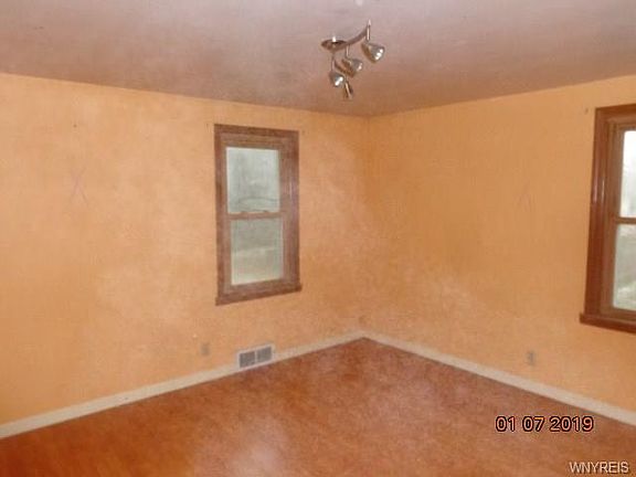 4th image of 5032 William St