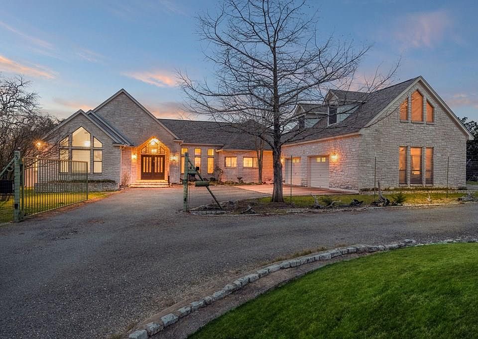 1st image of 983 Shin Oak Way