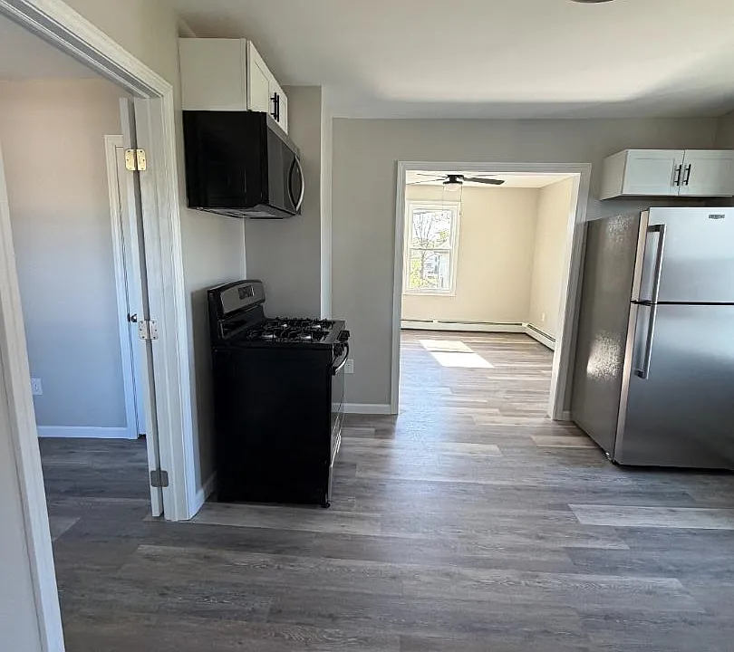 27 Esmond St #27-2