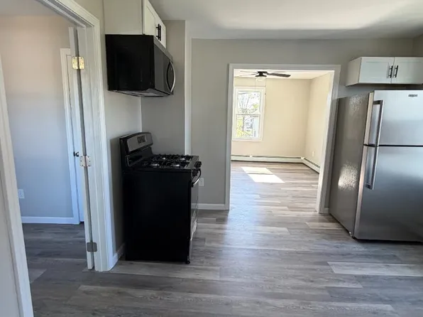 27 Esmond St Floor 2, Smithfield, RI 02917