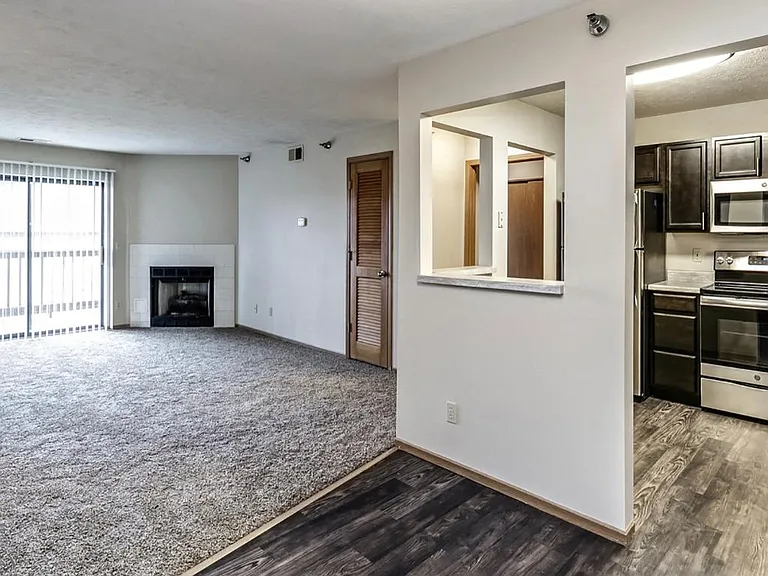 Southwest Gables Apartments — Photo 25