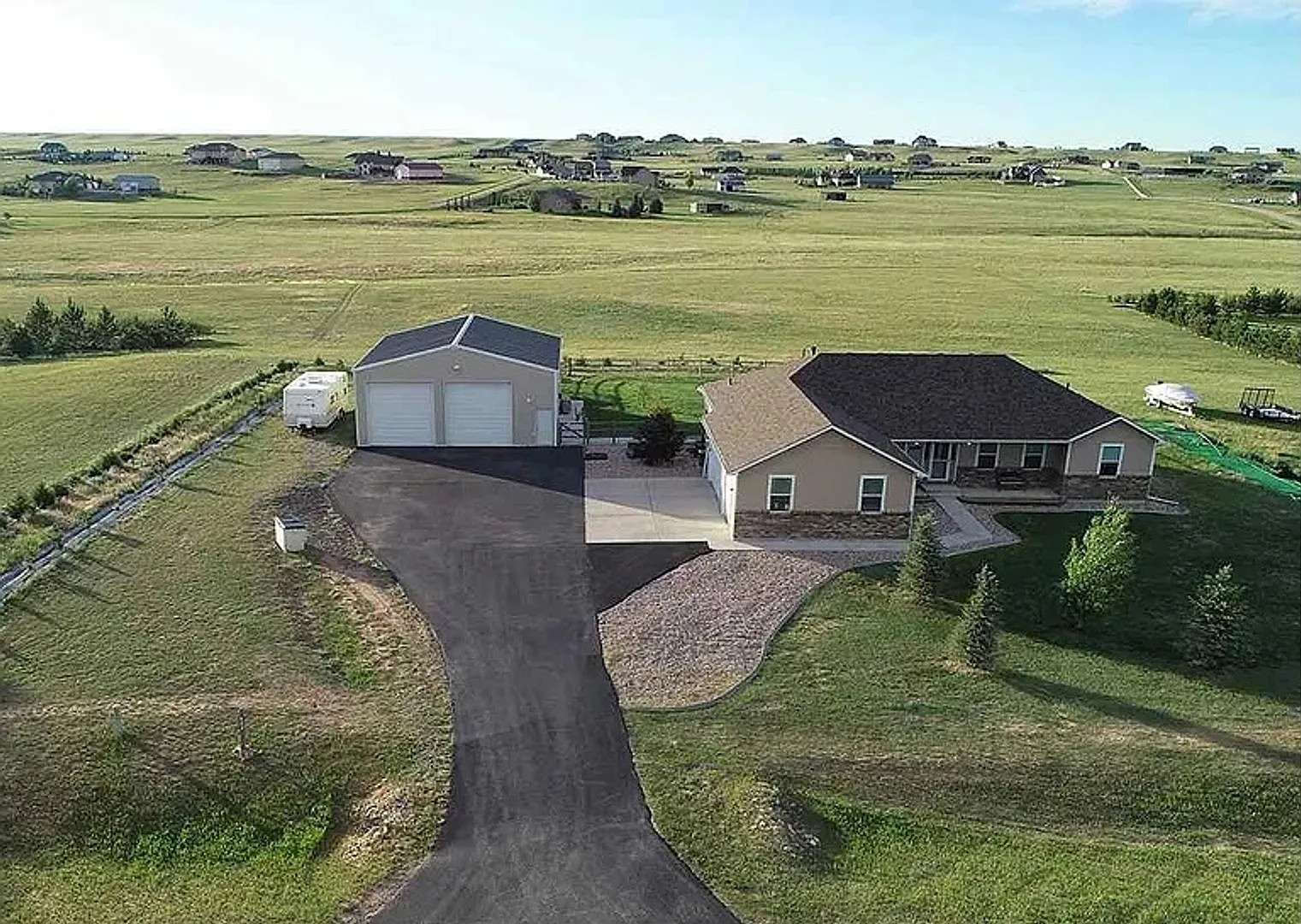 House For Lease — Photo 1