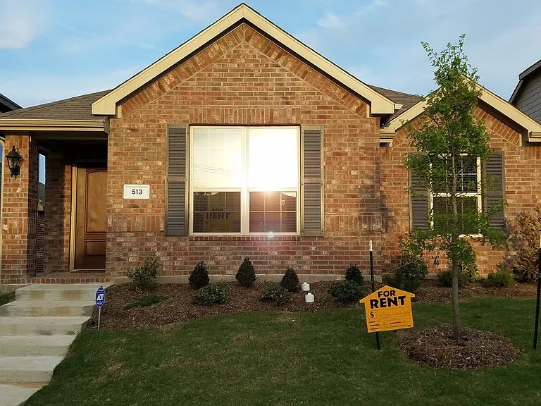 513 Crazy Horse Dr — Photo 2