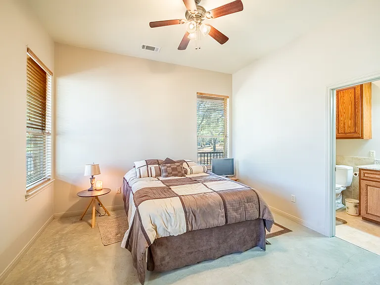103 Rolling Hills Dr — Photo 4