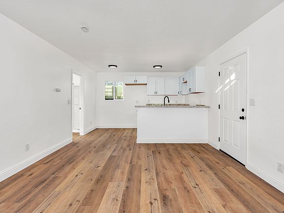 3rd image of 744 N Lafayette Ave #2