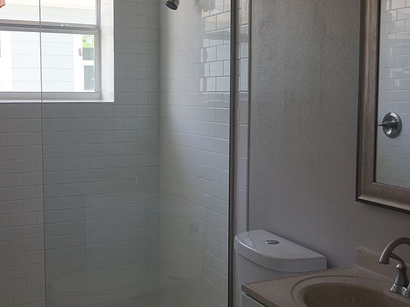 4th image of 4731 Chancellor St NE