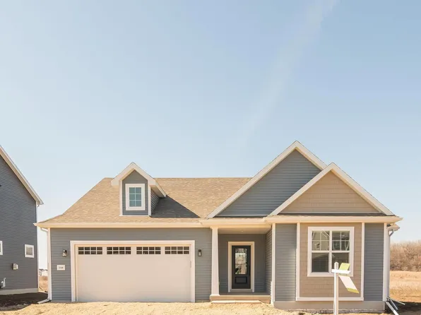 2140 AUTUMN LAKE Parkway, Madison, WI 53718