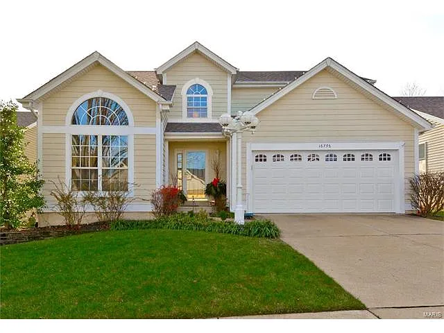 16796 Hickory Crest Dr photo 1