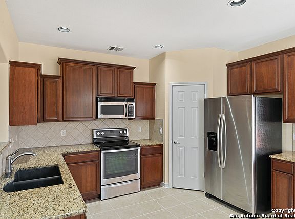5th image of 1112 Pinnacle Fls