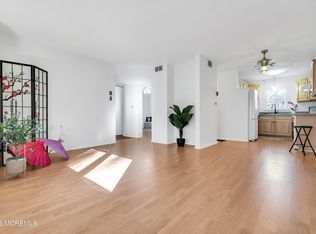 47 E Cambridge Court #100E, Lakewood, NJ 08701