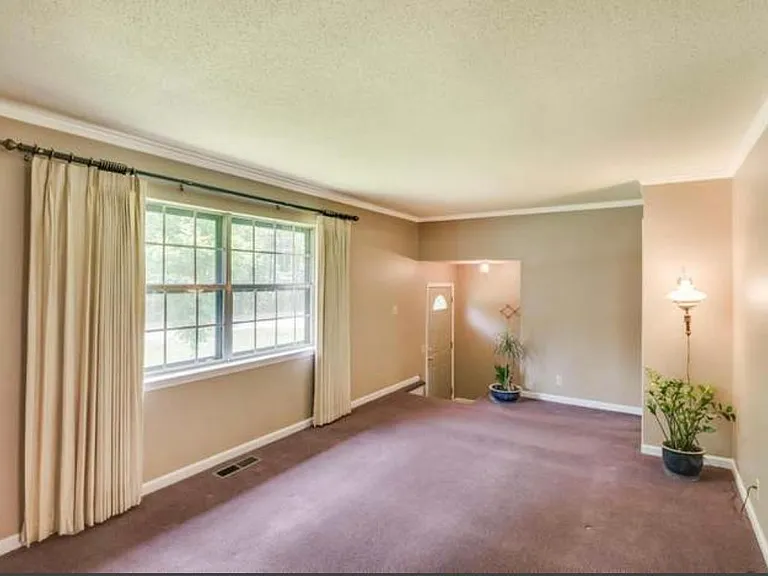 7111 Middle Valley Rd — Photo 4