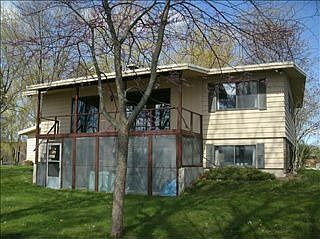 2nd image of 8320 Bay Dr NE