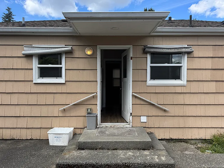 4605 Hoyt Ave — Photo 9
