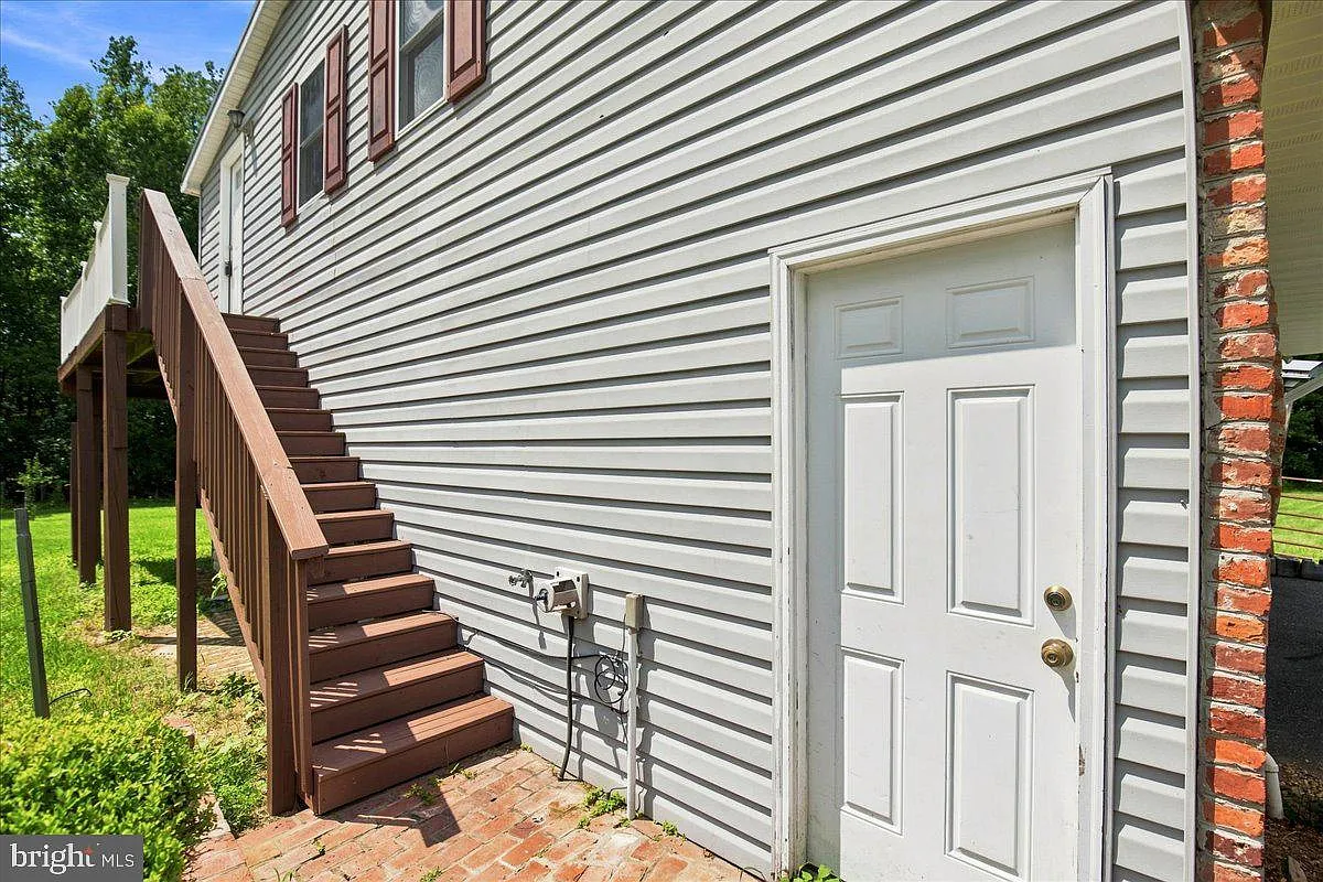 2 bed, 1000 sqft, $1,900 — Photo 2
