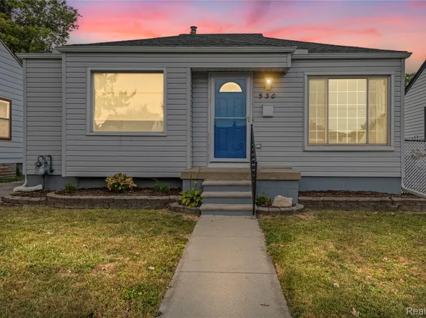530 Mayflower Ave, Lincoln Park, MI 48146