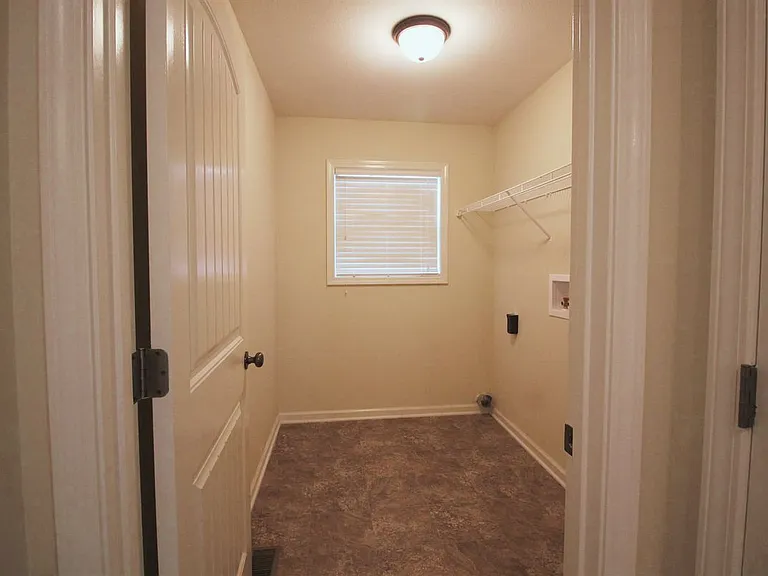 1132 Ishee Dr — Photo 4